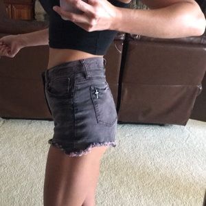 High waisted Garnett shorts with cross